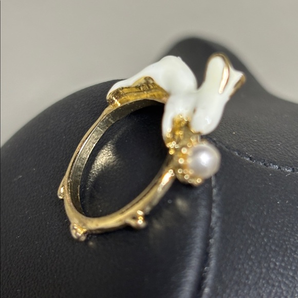 Enamel Bunny Rabbit Pearl Dainty Whinsical Cocktail Ring - Picture 2 of 5